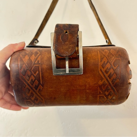 VINTAGE 60-70s Handmade Hand Tooled Brown Leather Boho Western Shoulder Bag - Picture 8 of 13